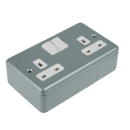 MK Metalclad K-Series 13A Metal Socket 1 / 2 Gang with Box