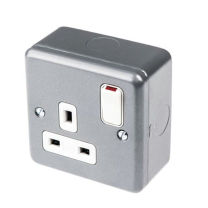 MK Metalclad K-Series 13A Metal Socket 1 / 2 Gang with Box