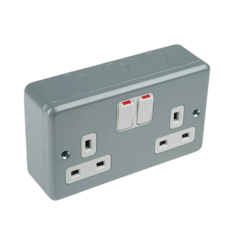 MK Metalclad K-Series 13A Metal Socket 1 / 2 Gang with Box